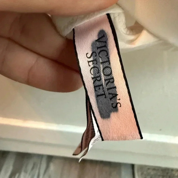 Victorias Secret T-shirt Lightly Lined Cross Back Wireless Bra - Picture 3 of 4